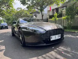 Aston Martin Vantage 2010
