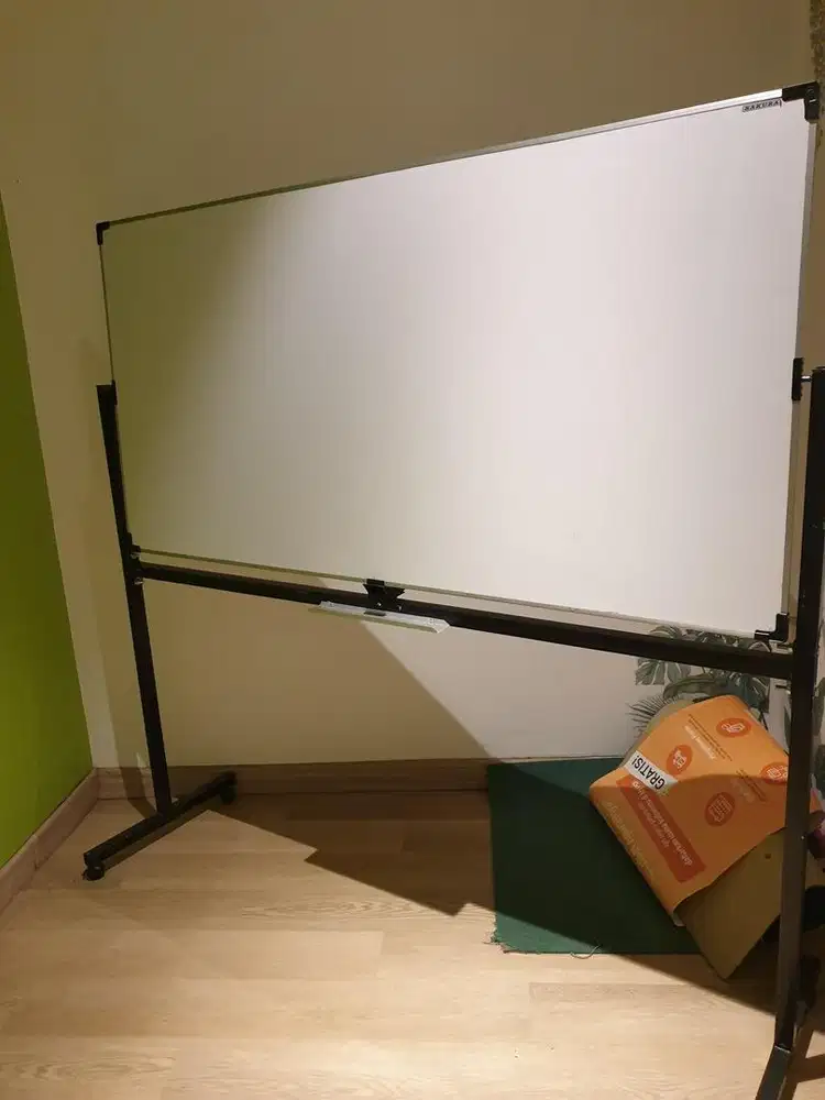 Papan tulis panjang