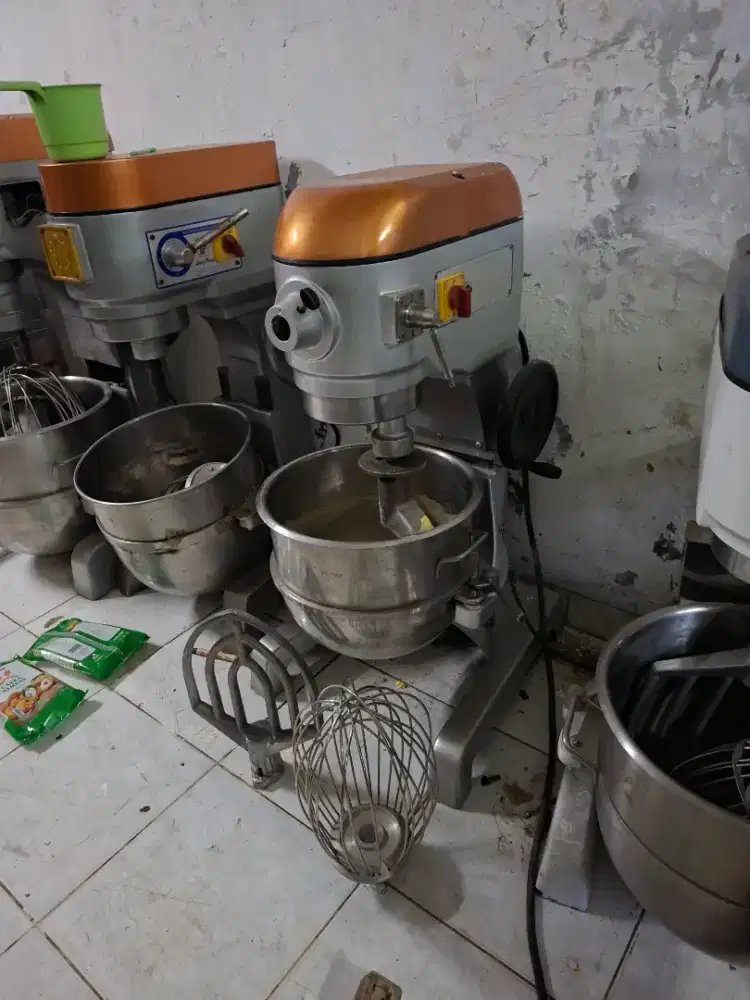 Planetary mixer 40 liter (5 kg tepung) merk Spar Taiwan Pengaduk Roti