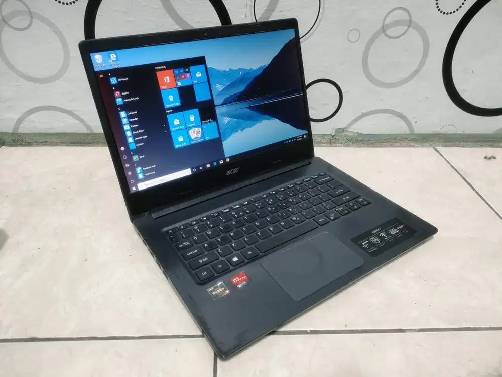 Menjual laptop bekas/seken