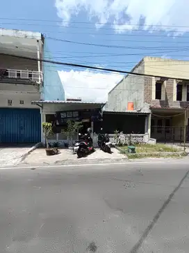 Dijual Cepat tanah bonus bangunan rumah cocok usaha di jalan perumnas condong catur depok Sleman YK