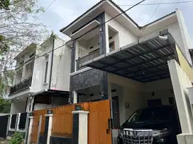 DIJUAL RUMAH 2 LANTAI DI LEMPONGSARI DEKAT SEKOLAH AL-AZHAR RINGROAD UTARA JOGJA