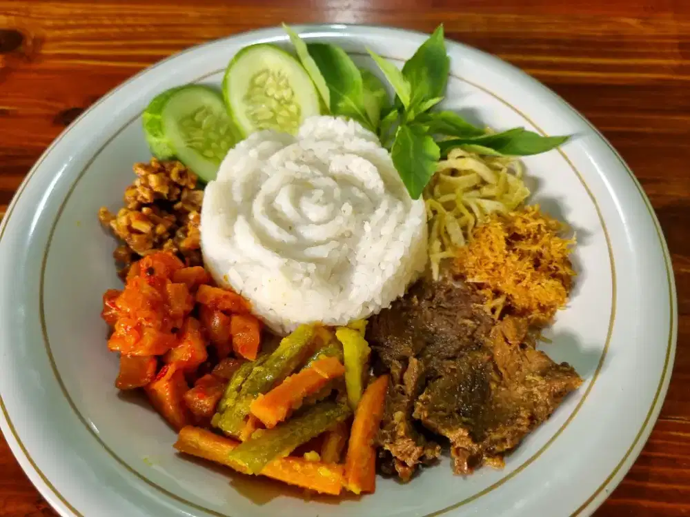 Lowongan Bagian Masak/ Bikin Kue. Lokasi: Pasar 8