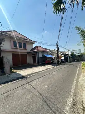 DIJUAL GUDANG & KANTOR DINOYO KOTA MALANG PINGGIR JALAN POROS HANYA 600 METER DARI KAMPUS UIN