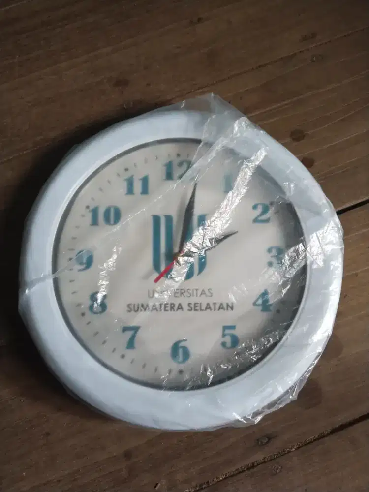 Jam dinding rumah