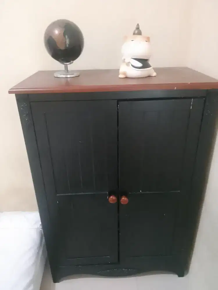 Lemari kayu jati