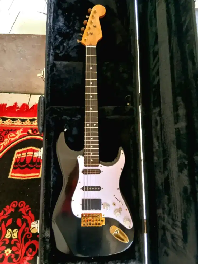 Guitar Fender + Guitar Elioth dan Ampli ASHLEY Ori