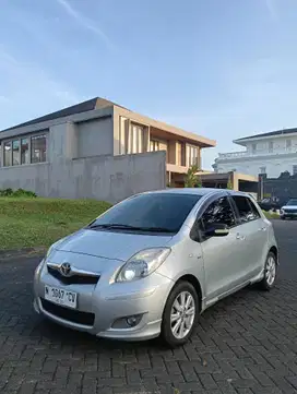 Toyota Yaris E matic 2010