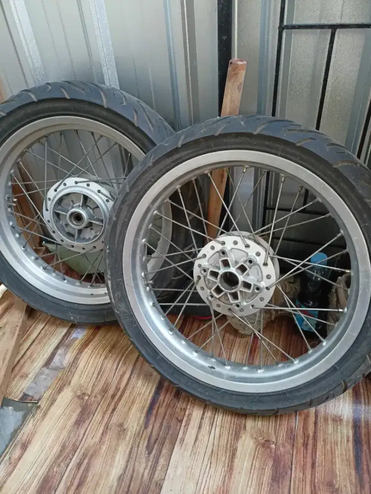 WTS velg set scorpio