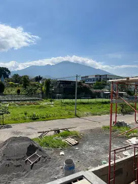 Dijual Rumah Villa Modern 2 Lantai + rooftop dekat alun alun, Kota Batu Malang