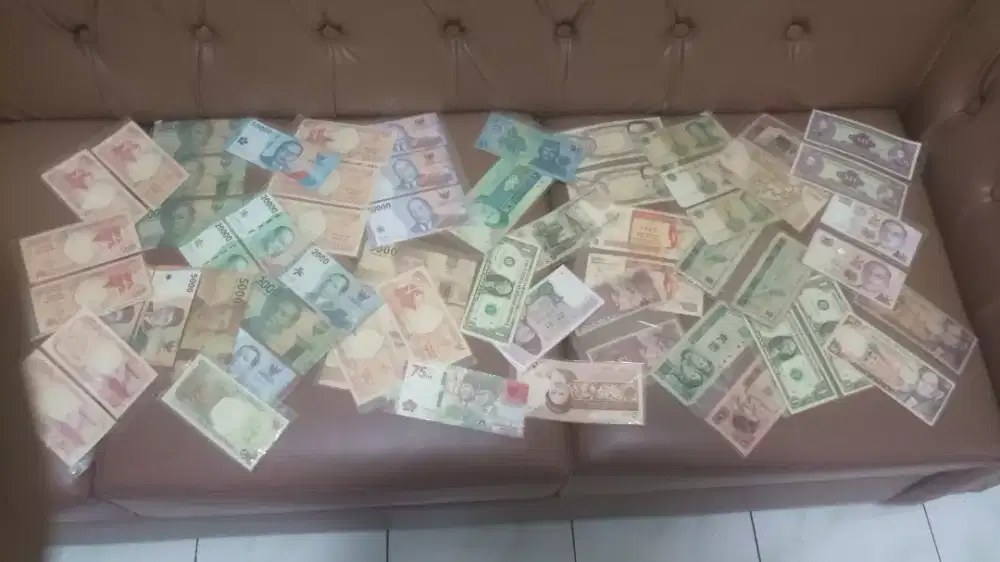 Mata Uang Rupiah Lama & Asing