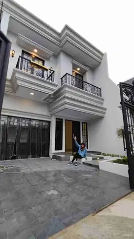 rumah mewah jakarta bebas banjir dekat halte busway