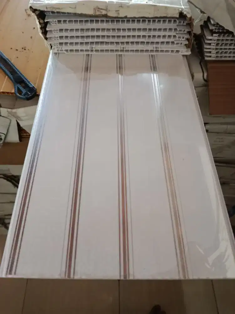 PLAFON PVC MENERIMA ANTAR BAHAN & TERPASANG