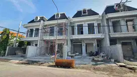 Jual Rumah Baru American Style Dharmahusada Indah Surabaya