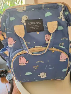 Tas punggung perlengkapan bayi