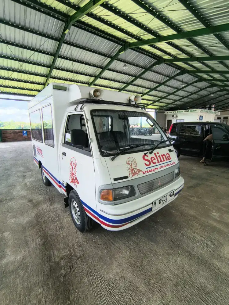 Mobil bekas toko roti