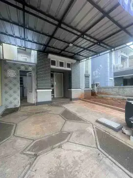 DIJUAL Rumah  2 Lantai Siap Huni Di Kota Wisata