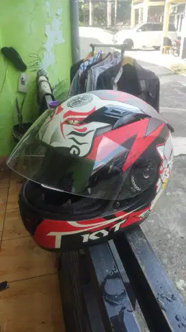 Helm KYT R10 size L