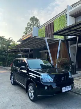 Low Km Nissan X-Trail 2.0 2010 Automatic