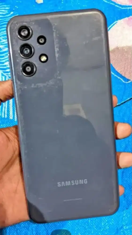 Barang kalai ada yang minat hp samsung galksi a13 RAM 6/128 hp casan