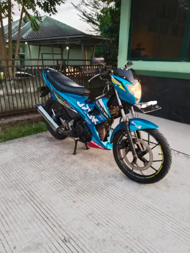 Satria fu 150 standar tangan pertama