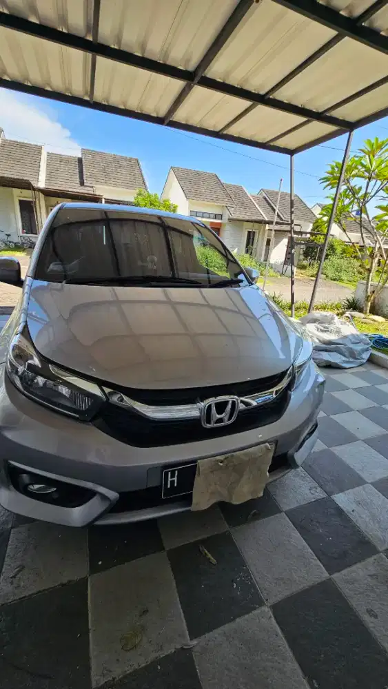 di jual brio tipe E AT silver kondisi like new