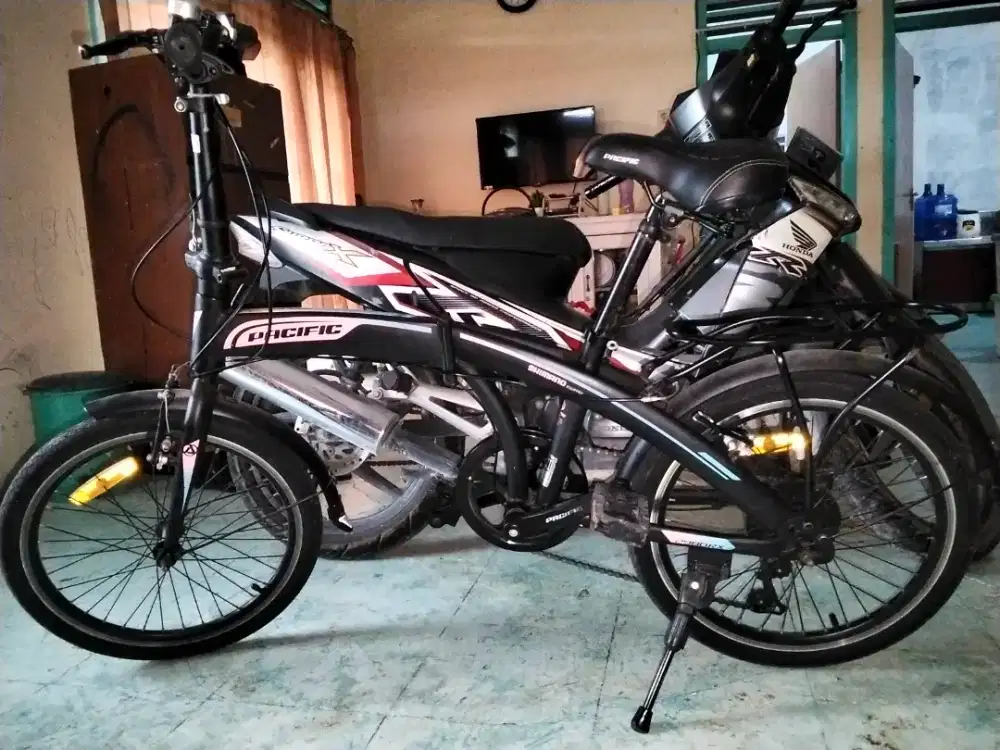 Sepeda lipat pacific