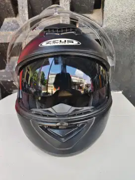 Helm Zeus ZS 3050
