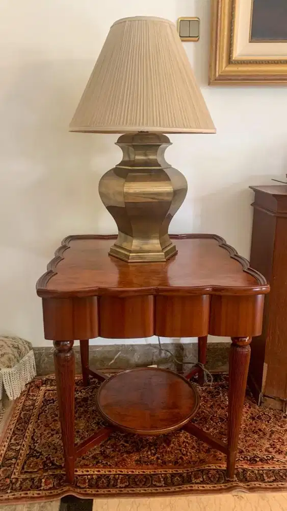 Meja kayu klasik/Meja konsol/ Meja lampu/Side table