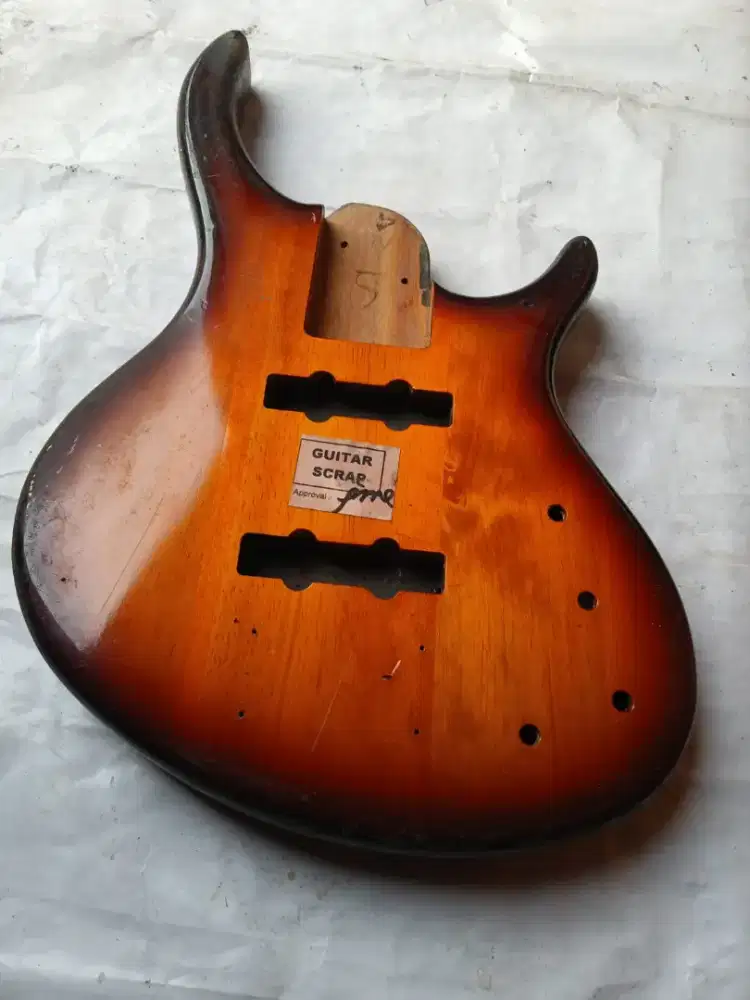Borongan body gitar bass pabrik obral satuan atau  partai