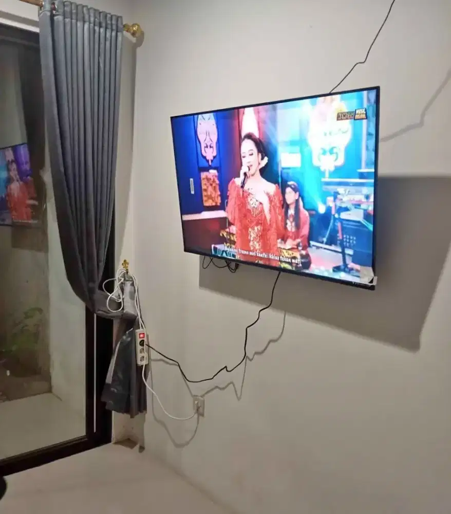 Jual breket tv/braket tv/briket tv/bracket tv/gantungan tv