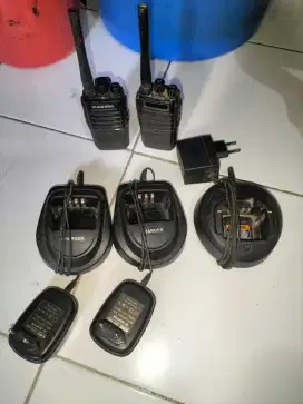 HT & Charger/adaptor Motorola & AC Alinco