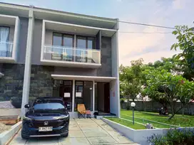 Jual Over Kredit rmh 2lantai HOOK 89JT dkt Tol @Graha Laras Sentul