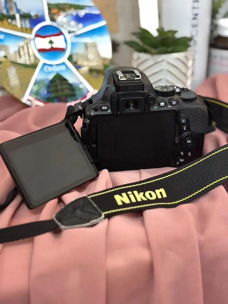 Dijual Nikon D5500 Body Only – Lengkap, Free Tas Kamera & Box Ori