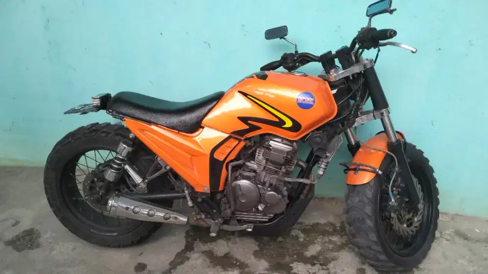 Yamaha scorpio z 220cc
