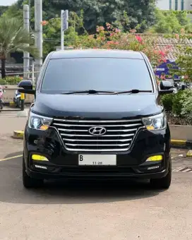 Hyundai H1 2.5 CRDi Royale Diesel Facelift 2018 Hitam AT Solar