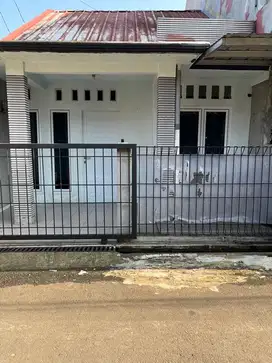 DISEWAKAN RUMAH LIMO DEPOK
