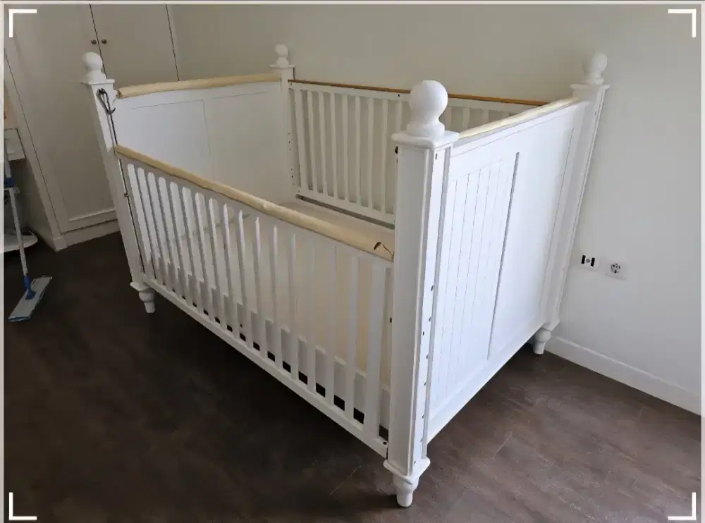 Baby belle Andrew Collection Baby crib Ranjang bayi