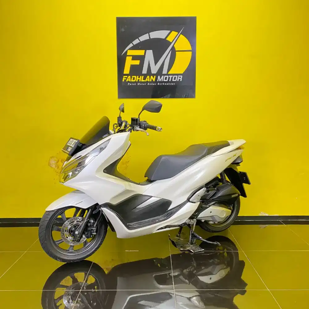 cash kredit Honda PCX 2020 putih