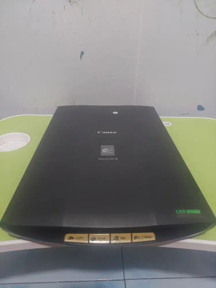 Scanner canon lide 100