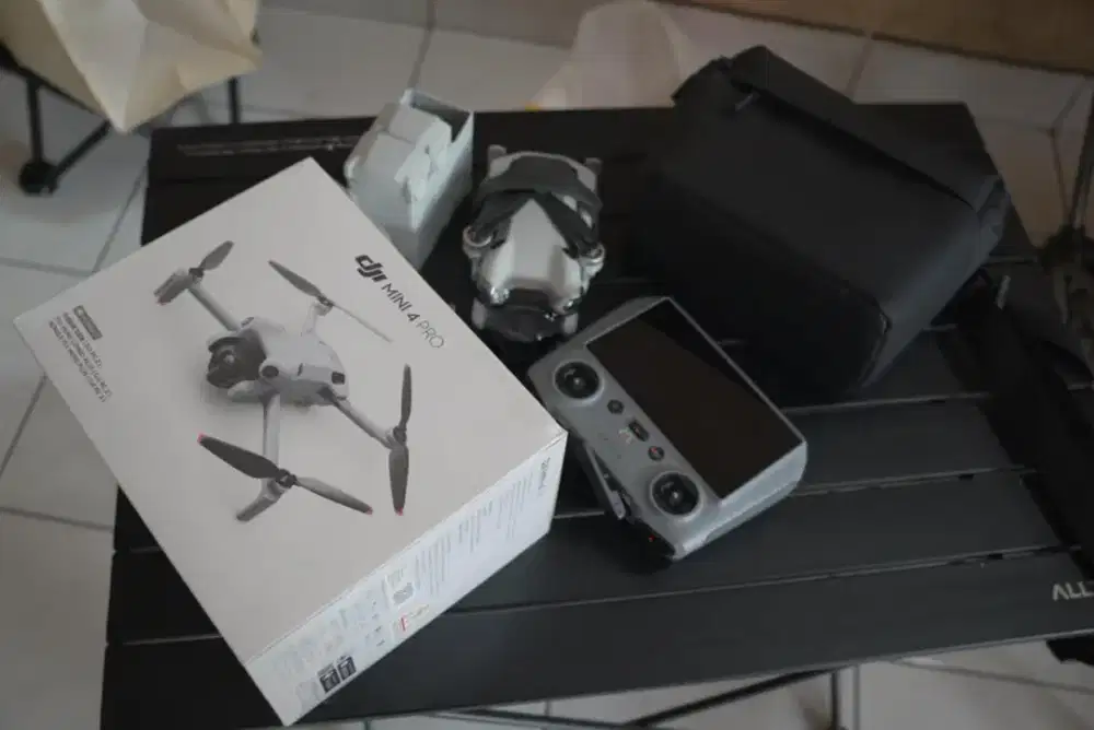 DJI Mini 4 Pro Combo
