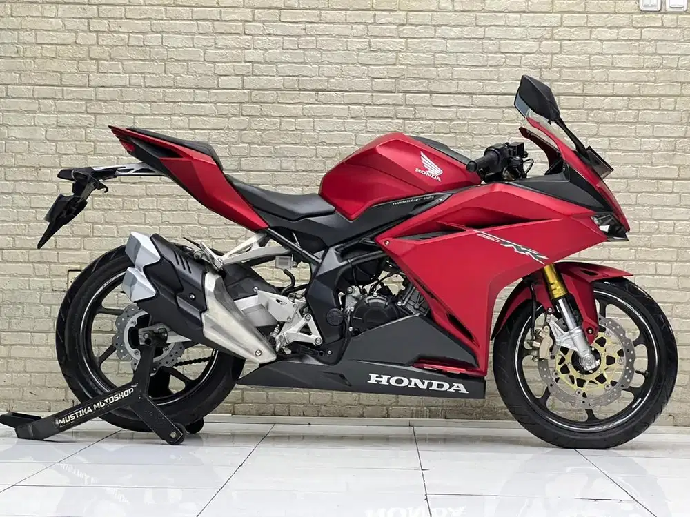 Dp Cukup 1jt an‼️ Honda CBR 250rr 2018 KM 5rb Istimewa  - Zaky Mustika