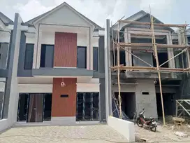 RUMAH 2 LANTAI SHM SUDAH PECAH