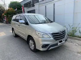 Toyota Innova 2.0 AT Bensin 2013 Termuraah!