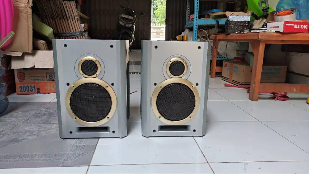 Speaker bluetooth portabel Polytron subwoofer stereo