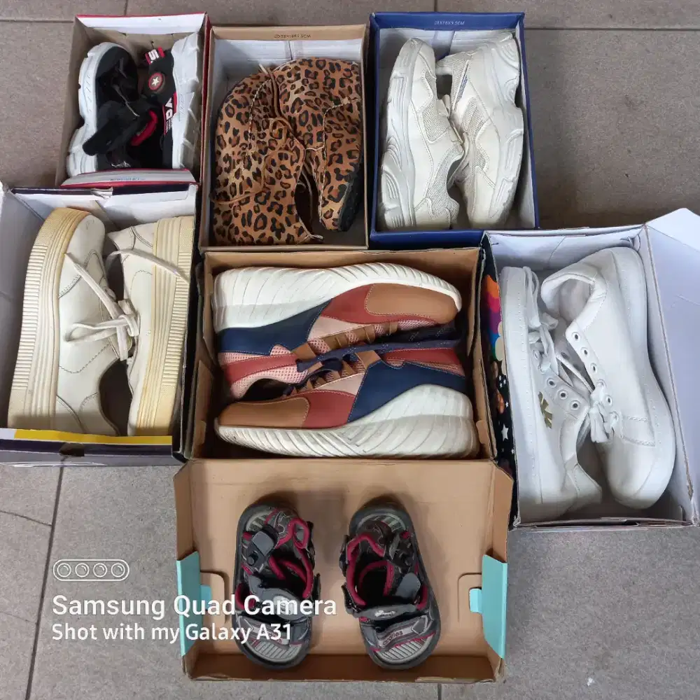 Lelang sepatu borongan