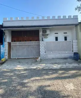 Di jual rumah di perumahan puri teratai Cikande