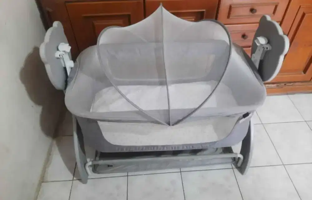 Tempat tidur bayi Box Vancouver