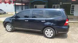 Nissan Grand livina 2010 Bensin