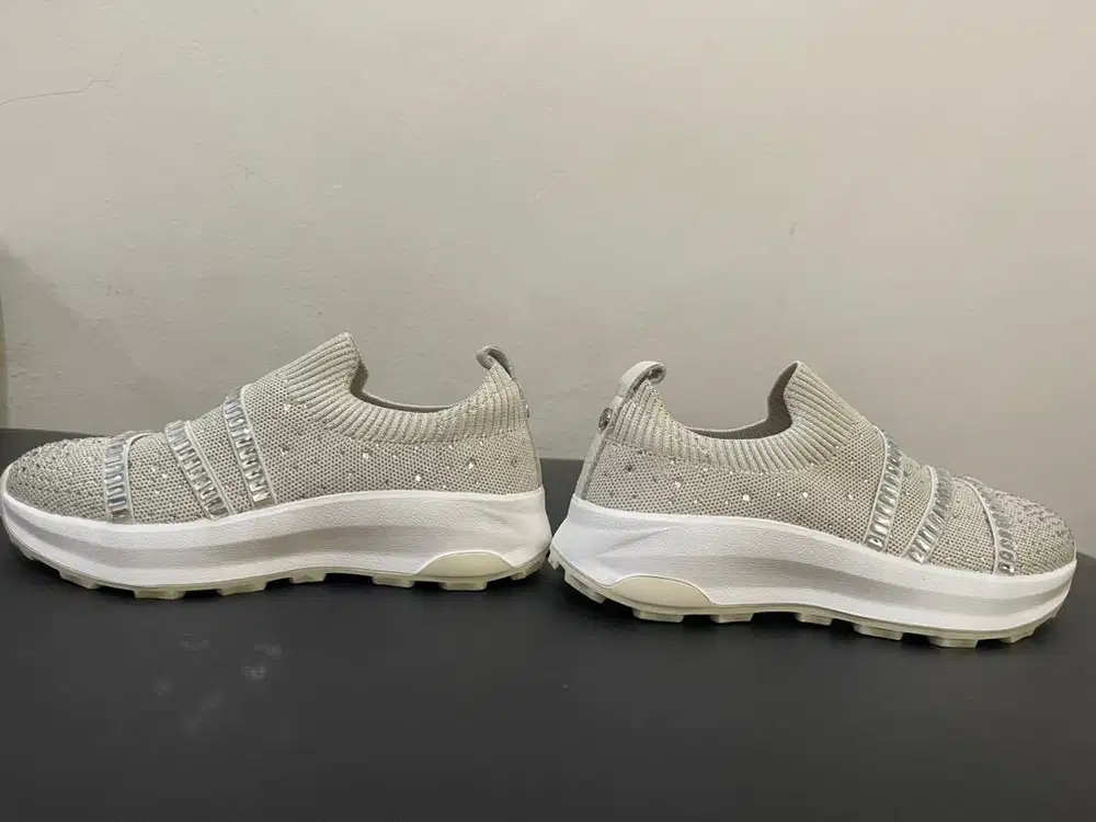 Sepatu Casual Wanita Staccato Ori Baru